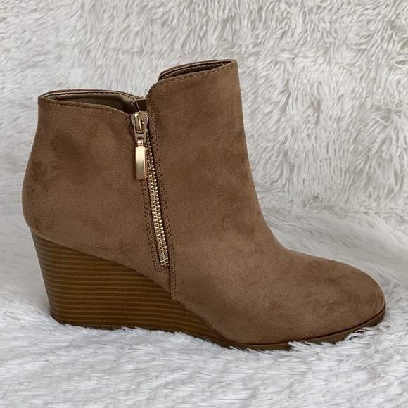 Style & Co Wynonaaf  Fashion Boots, Taupe, Size 10 - Picture 1 of 13